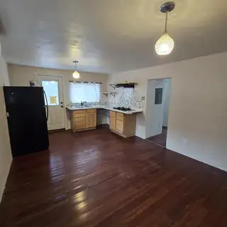 523 Slate Avenue NE B 