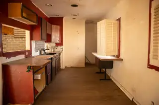 425 Vineyard Road NE Kitchen