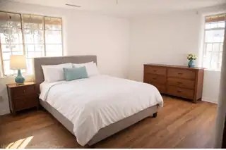 425 Vineyard Road NE Bedroom