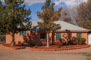 425 Vineyard Road NE Exterior Front