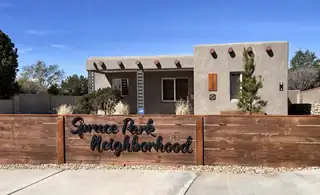 1025 Roma Avenue NE Exterior Front