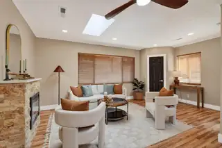 1025 Roma Avenue NE Living Room