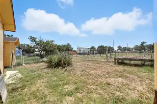 906 W 3rd Street Backyard