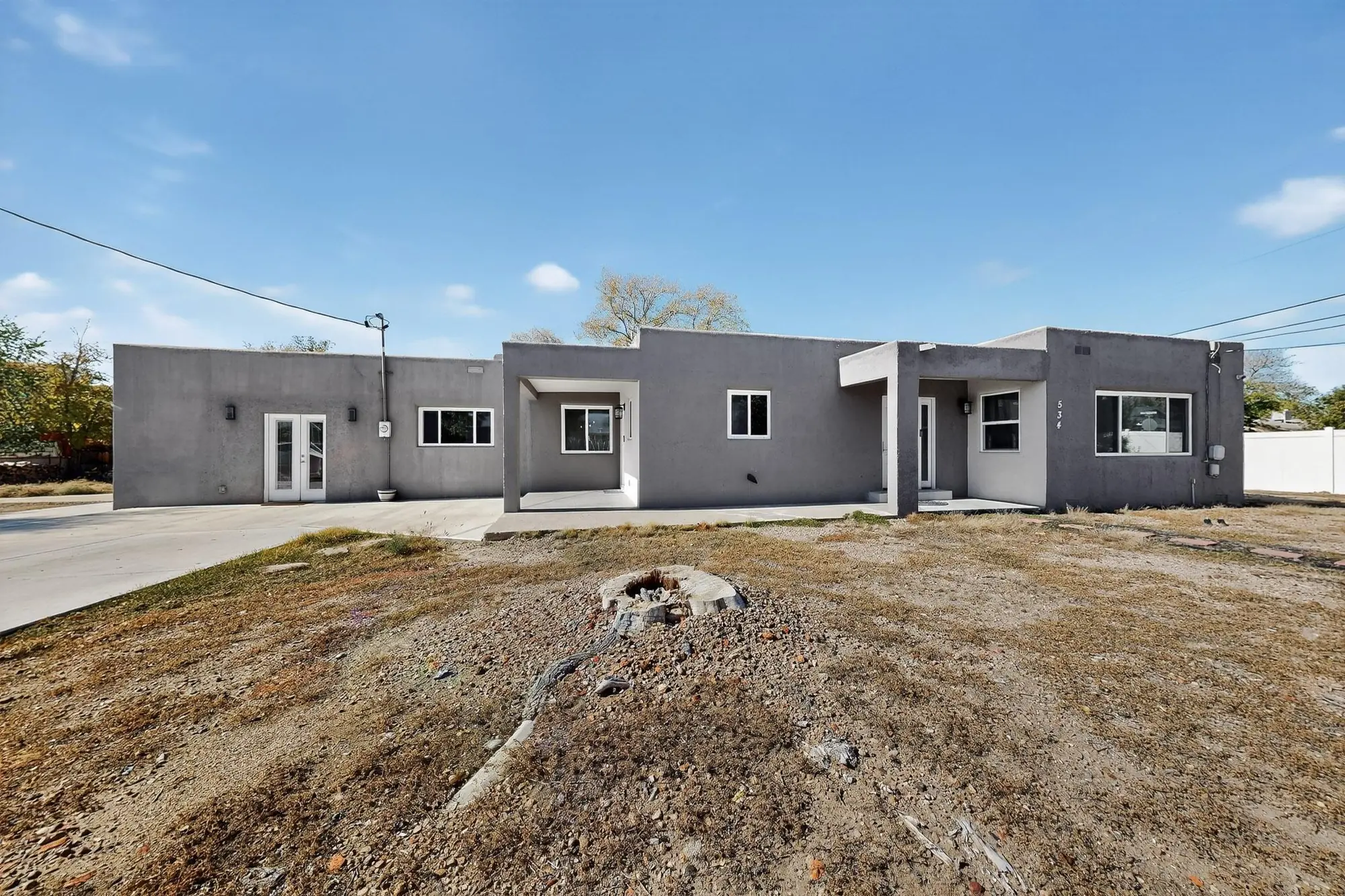 534 Muscatel Avenue NE