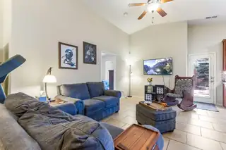 2008 Vernon Drive SE Living Room