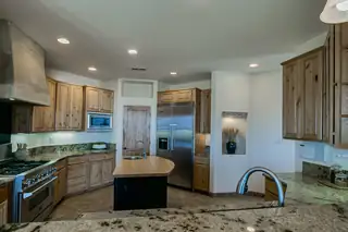 6809 Nagoya Road NE Kitchen