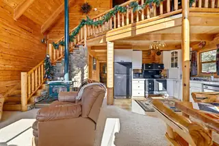 31 Lakeview Drive Living Room