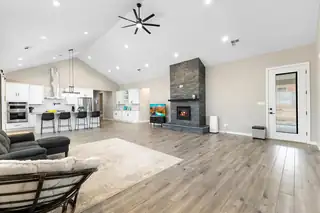 1645 16th Avenue SE Living Room