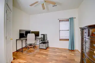 2916 McKinnon Way SW Home Office