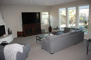 3823 Alamogordo Drive NW Living Room