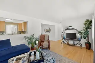 3125 Cuervo Drive NE Living Room