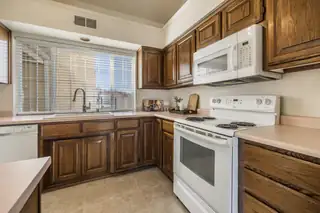 570 Eastlake Drive SE Kitchen