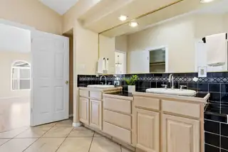 211 Hendrix Road NW Kitchen