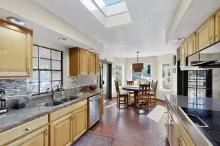 997 Lynx Loop NE Kitchen