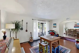 997 Lynx Loop NE Living Room