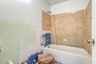 1613 Patti Place NE Bathroom