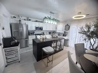 1027 Cassandra Street SW Kitchen