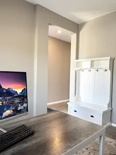 3413 N Oregon Trail Road NE Home Office