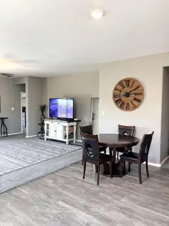 3413 N Oregon Trail Road NE Living Room
