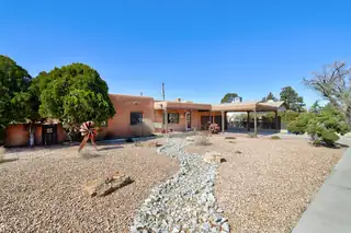 605 Ridgecrest Drive SE, Albuquerque