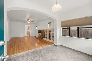 512 15th Street NW Living Room