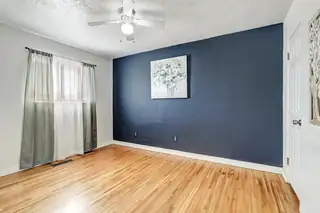 936 Palomas Drive SE Living Room