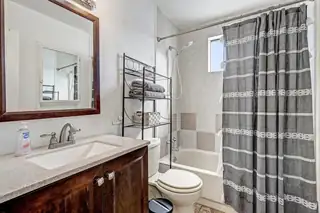 936 Palomas Drive SE Bathroom