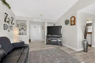 4049 Montreal Loop NE Living Room