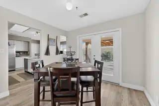 4049 Montreal Loop NE Kitchen