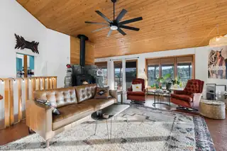 35 Manana Drive Living Room