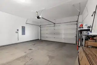 6809 Mountain Hawk Loop NE Garage