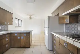 1805 Notre Dame Drive NE Kitchen