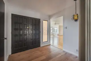 1805 Notre Dame Drive NE Living Room