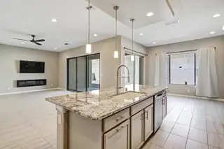 1715 Deer Valley Trail NW Kitchen