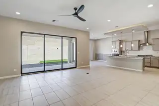 1715 Deer Valley Trail NW Living Room