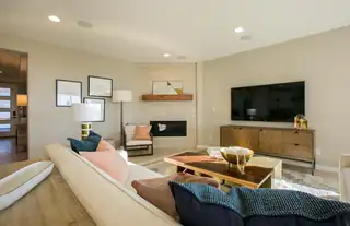 3024 Opalo Drive SE Living Room