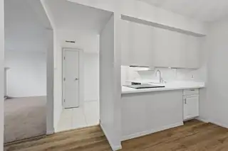 7505 Prairie Road NE Living Room