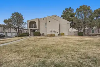 7505 Prairie Road NE Exterior Front