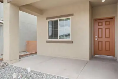 1525 Rawhide Loop NE Exterior Front