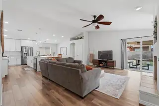 6628 Ventana Hills Road NW Living Room