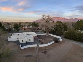 1105 Salamanca Street NW, Los Ranchos