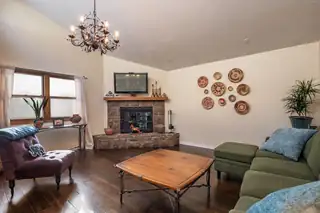 7339 Prairie Road NE Living Room