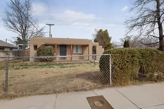 2621 McEarl Avenue SE Exterior Front