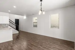 5765 Cosmo Court NE Living Room