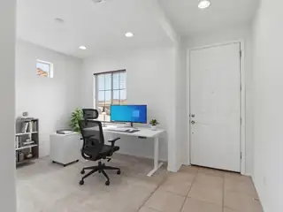 1125 Vallecito Loop NW Home Office