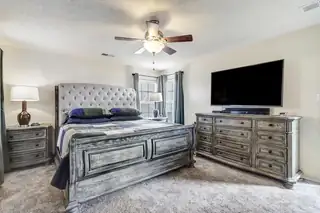 3746 Buckskin Loop NE Bedroom