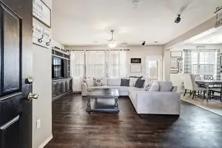 3746 Buckskin Loop NE Living Room