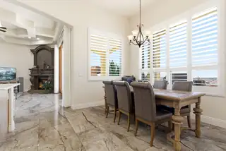 6734 Milpa Alta Road NE Living Room