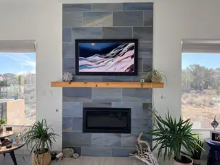 5731 Venada Court NE Living Room