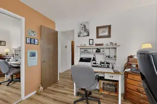 1646 Domain Loop SE Home Office